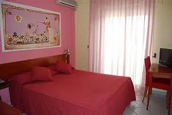 Paistos 3*